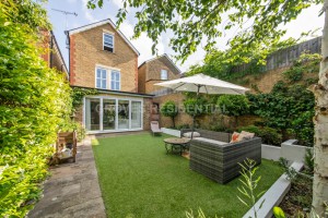 5 bedroom Detached for sale in Kingston Upon Thames