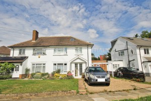3 bedroom Semi Detached to rent in New Malden