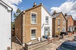 2 bedroom Semi Detached for sale in New Malden