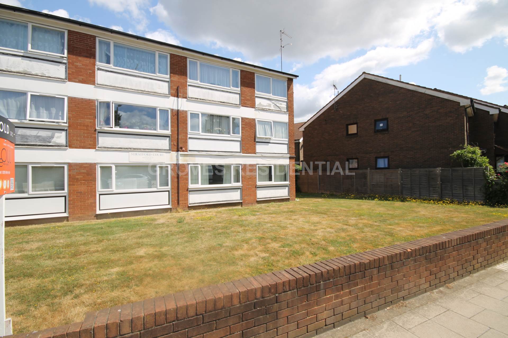 2 bedroom Flat for sale in New Malden