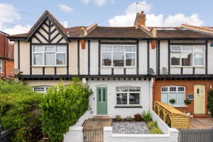 2 bedroom Terraced for sale in New Malden
