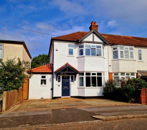 4 bedroom Semi Detached to rent in New Malden