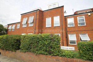 2 bedroom Flat for sale in New Malden