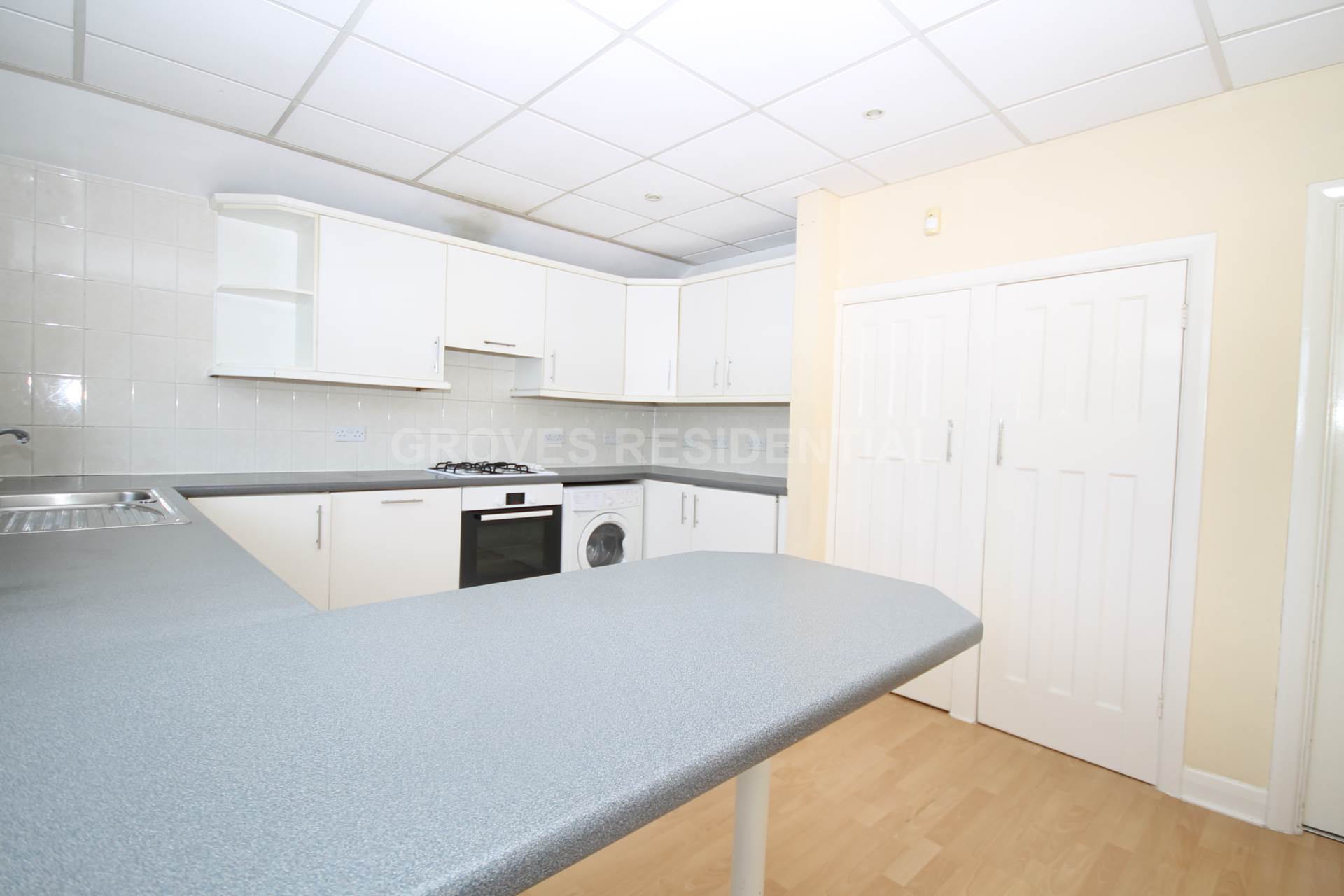 Additional Property Image 3 bedroom Semi Detached for sale in Worcester Park 6