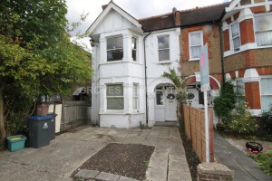 4 bedroom Semi Detached for sale in New Malden