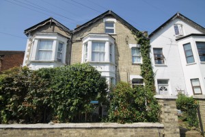 2 bedroom Flat for sale in New Malden