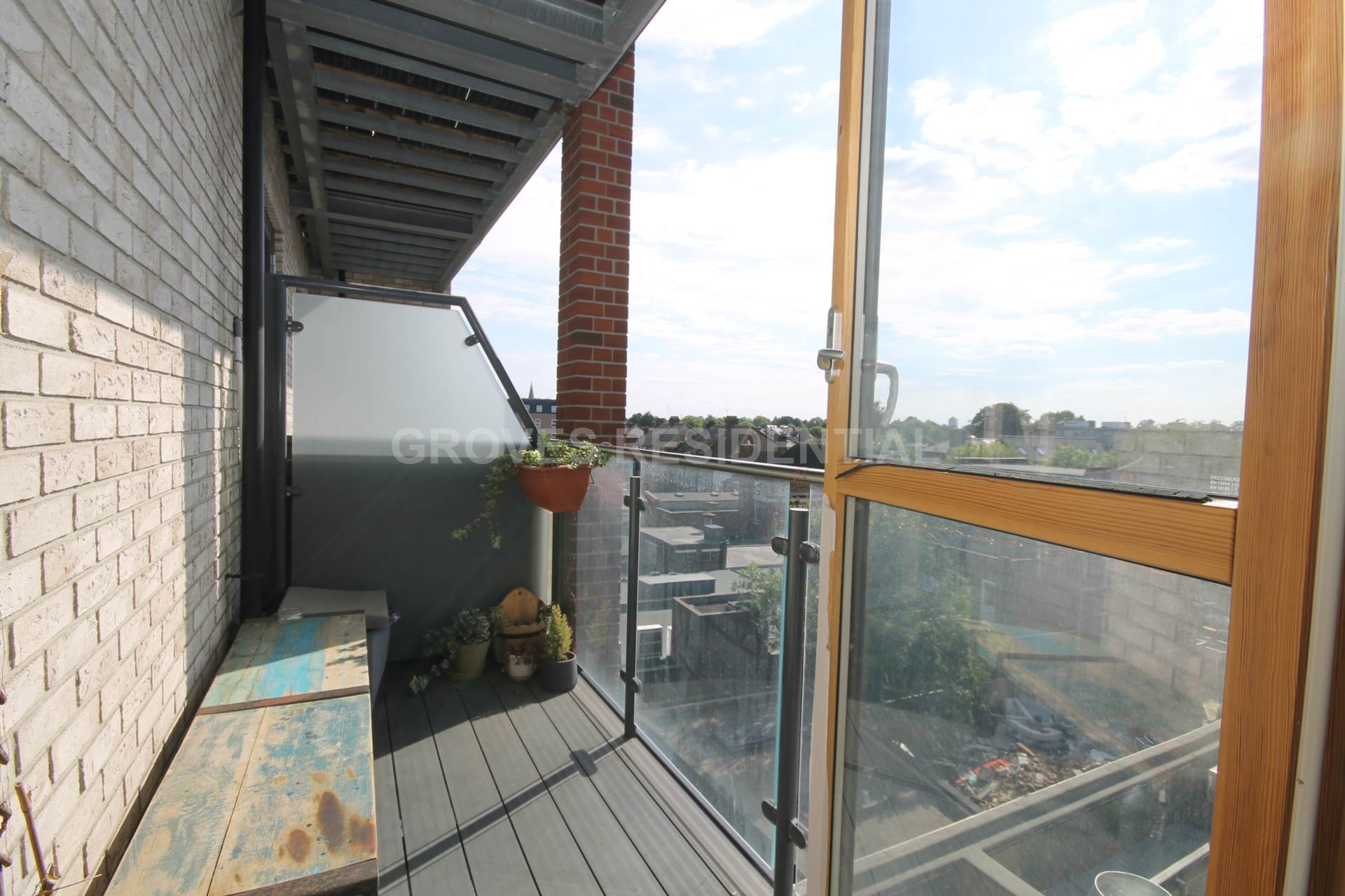 Additional Property Image 1 bedroom Flat for sale in New Malden 4