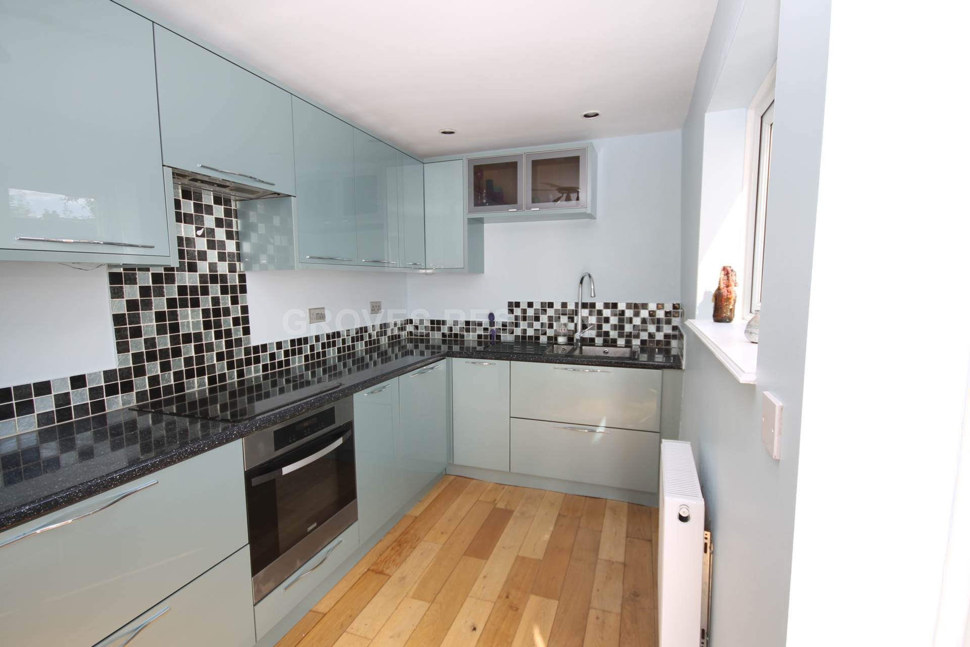 Additional Property Image 2 bedroom Semi Detached for sale in Kingston Upon Thames 3