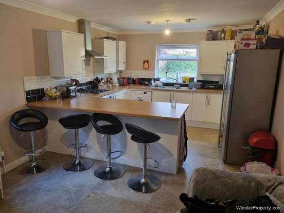 Additional Property Image 7 bedroom Detached to rent in Southampton 2