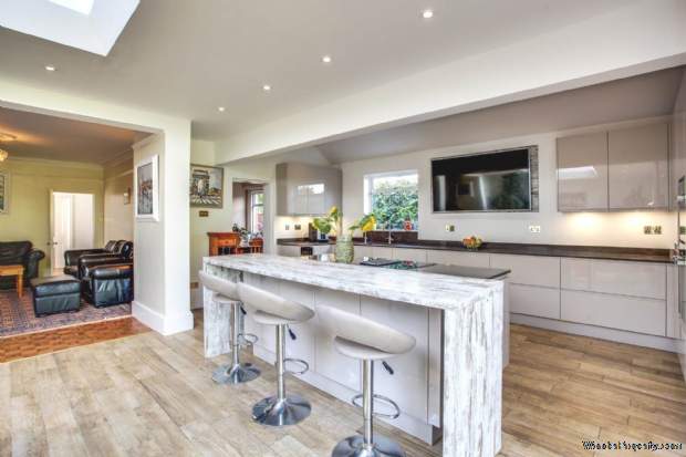 Additional Property Image 5 bedroom Detached for sale in Reading 7