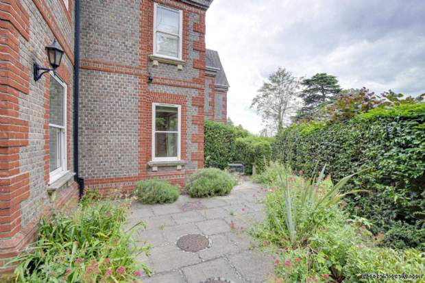 Additional Property Image 2 bedroom Apartment for sale in Reading 20