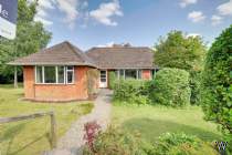 3 bedroom Detached Bungalow for sale in Reading