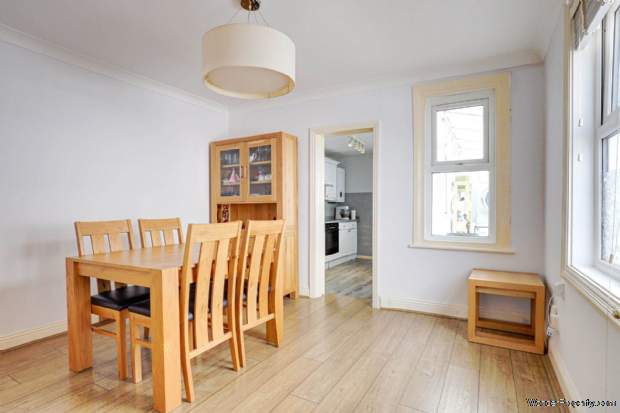 Additional Property Image 3 bedroom Semi Detached for sale in Reading 6