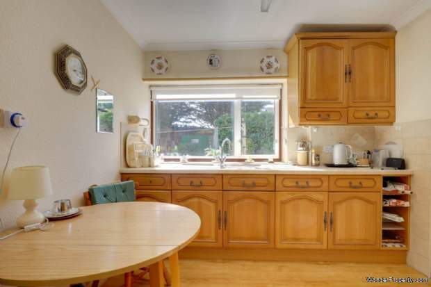 Additional Property Image 3 bedroom Semi Detached for sale in Reading 6