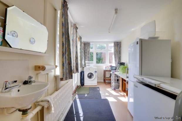 Additional Property Image 3 bedroom Semi Detached for sale in Reading 11