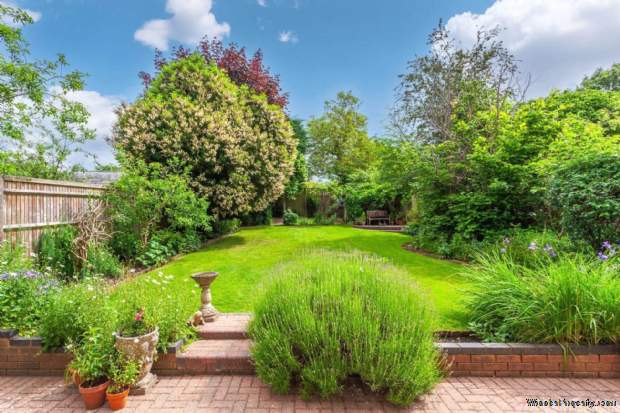 Additional Property Image 5 bedroom Detached for sale in Reading 2