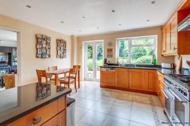 Additional Property Image 5 bedroom Detached for sale in Reading 5