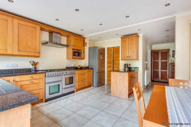 Additional Property Image 5 bedroom Detached for sale in Reading 6