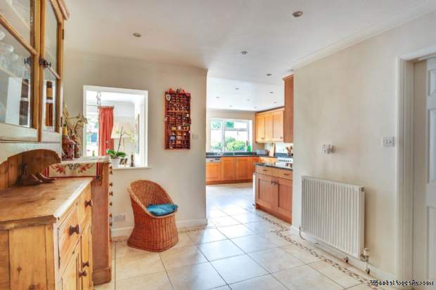 Additional Property Image 5 bedroom Detached for sale in Reading 11