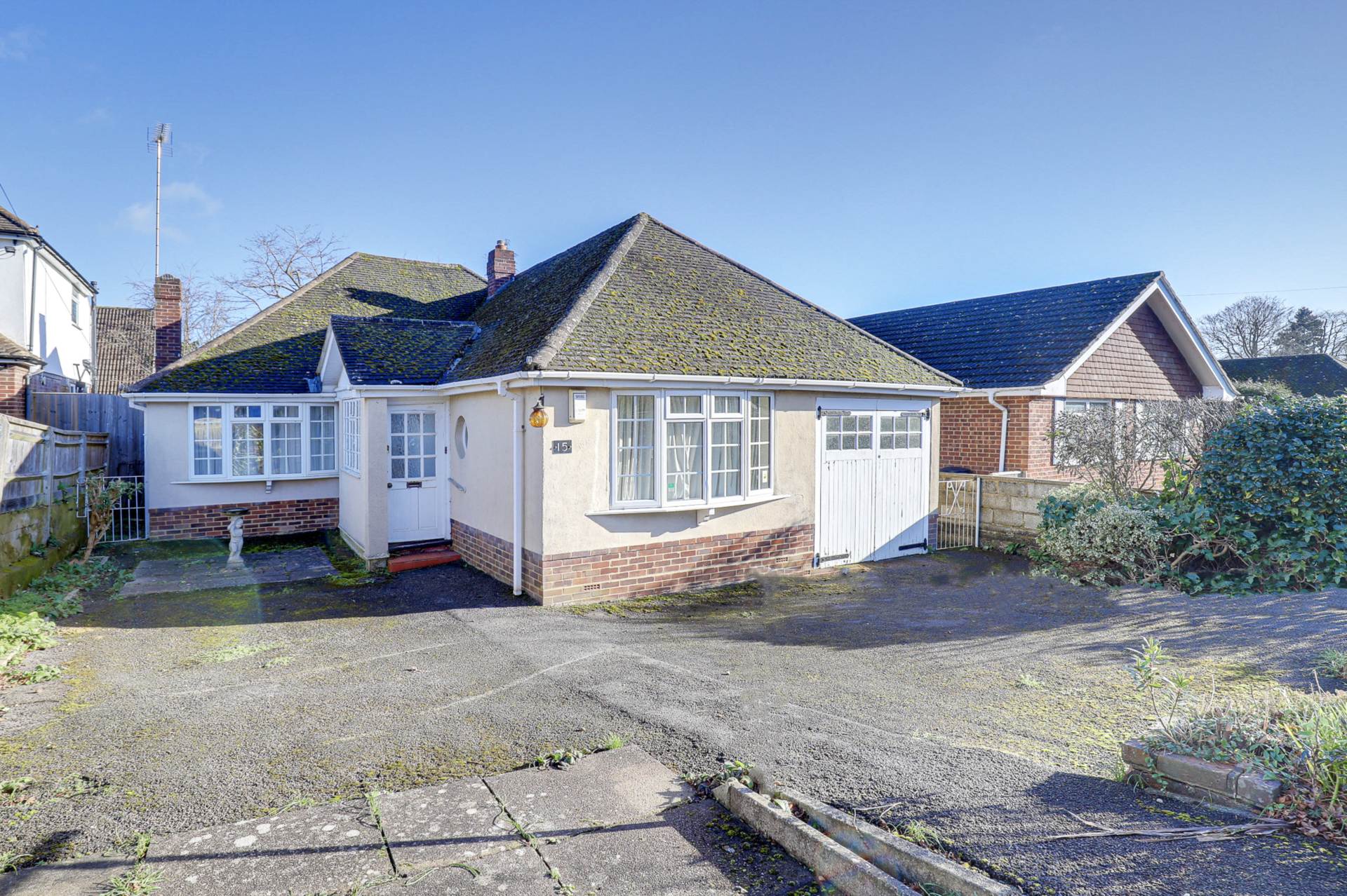 4 bedroom Detached Bungalow for sale in Reading
