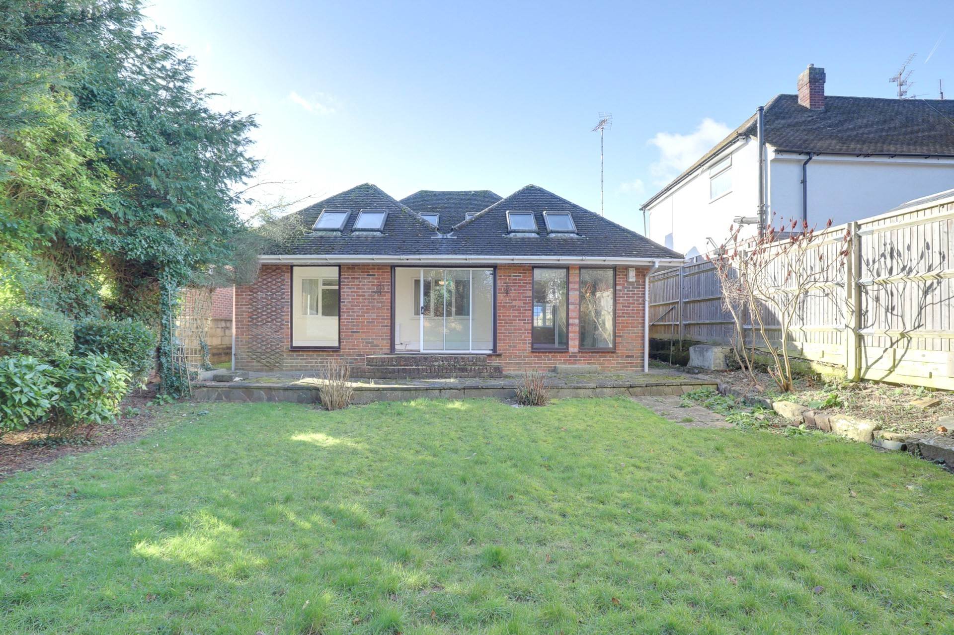 Additional Property Image 4 bedroom Detached Bungalow for sale in Reading 2