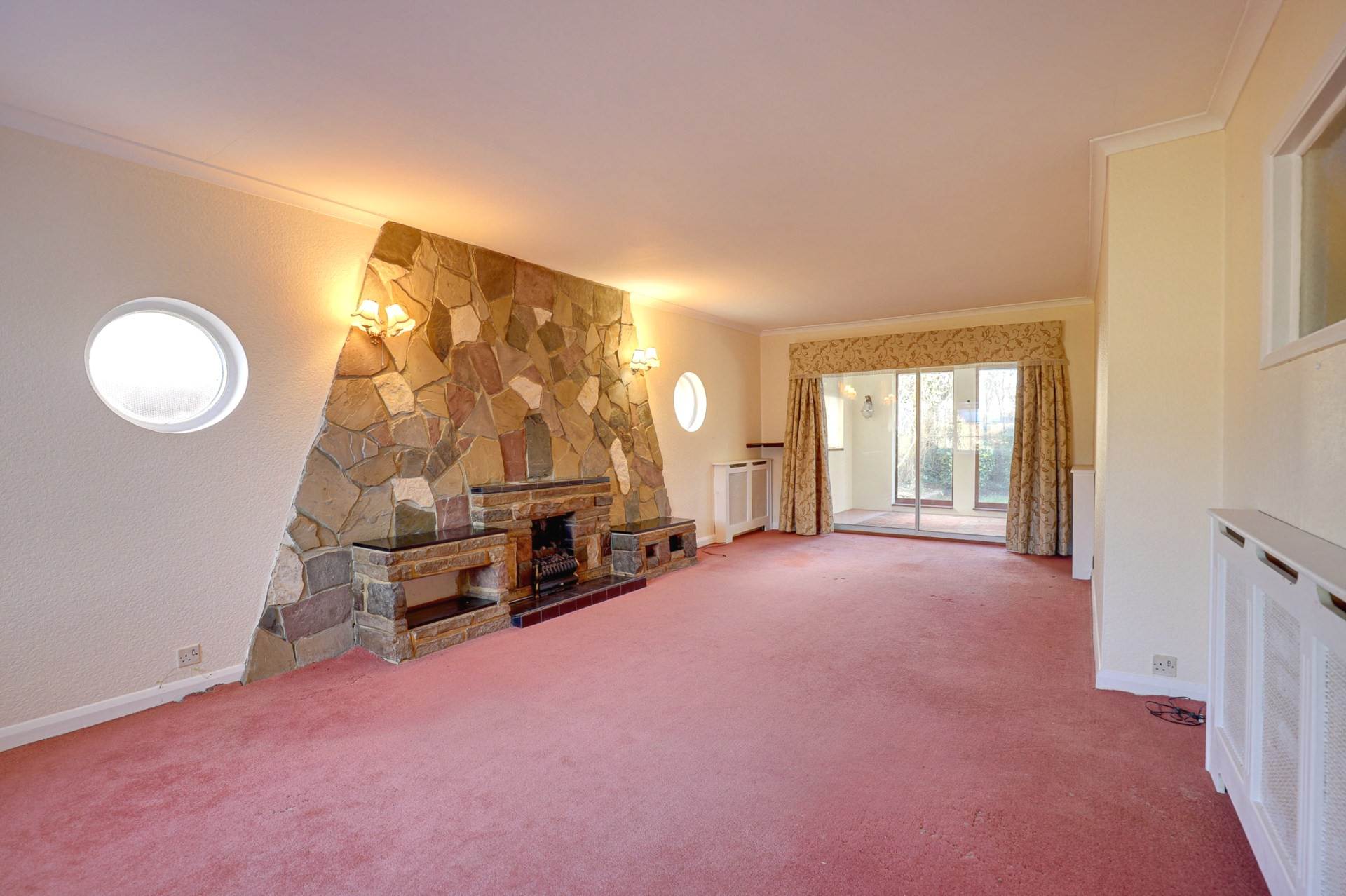 Additional Property Image 4 bedroom Detached Bungalow for sale in Reading 3