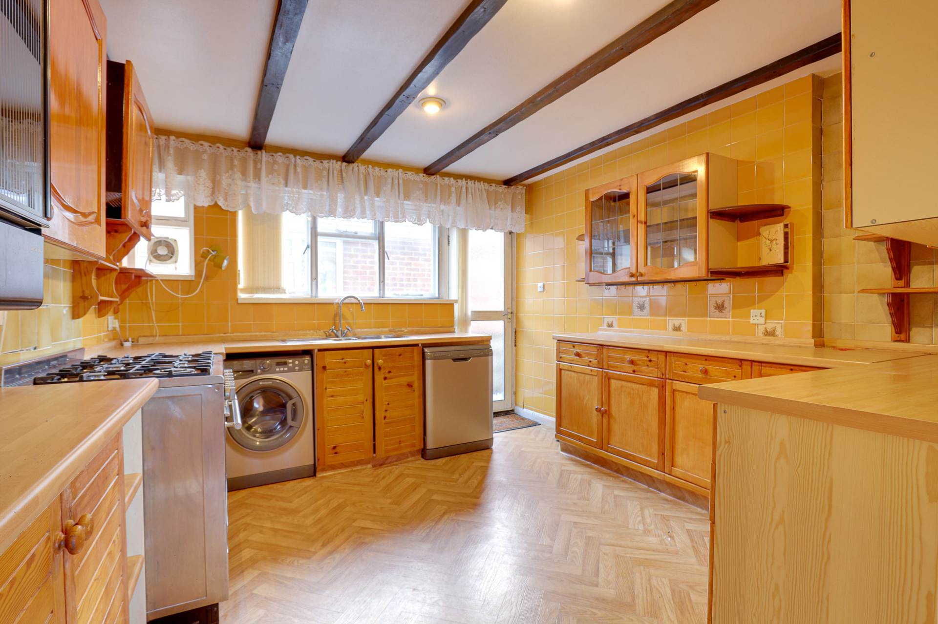 Additional Property Image 4 bedroom Detached Bungalow for sale in Reading 4