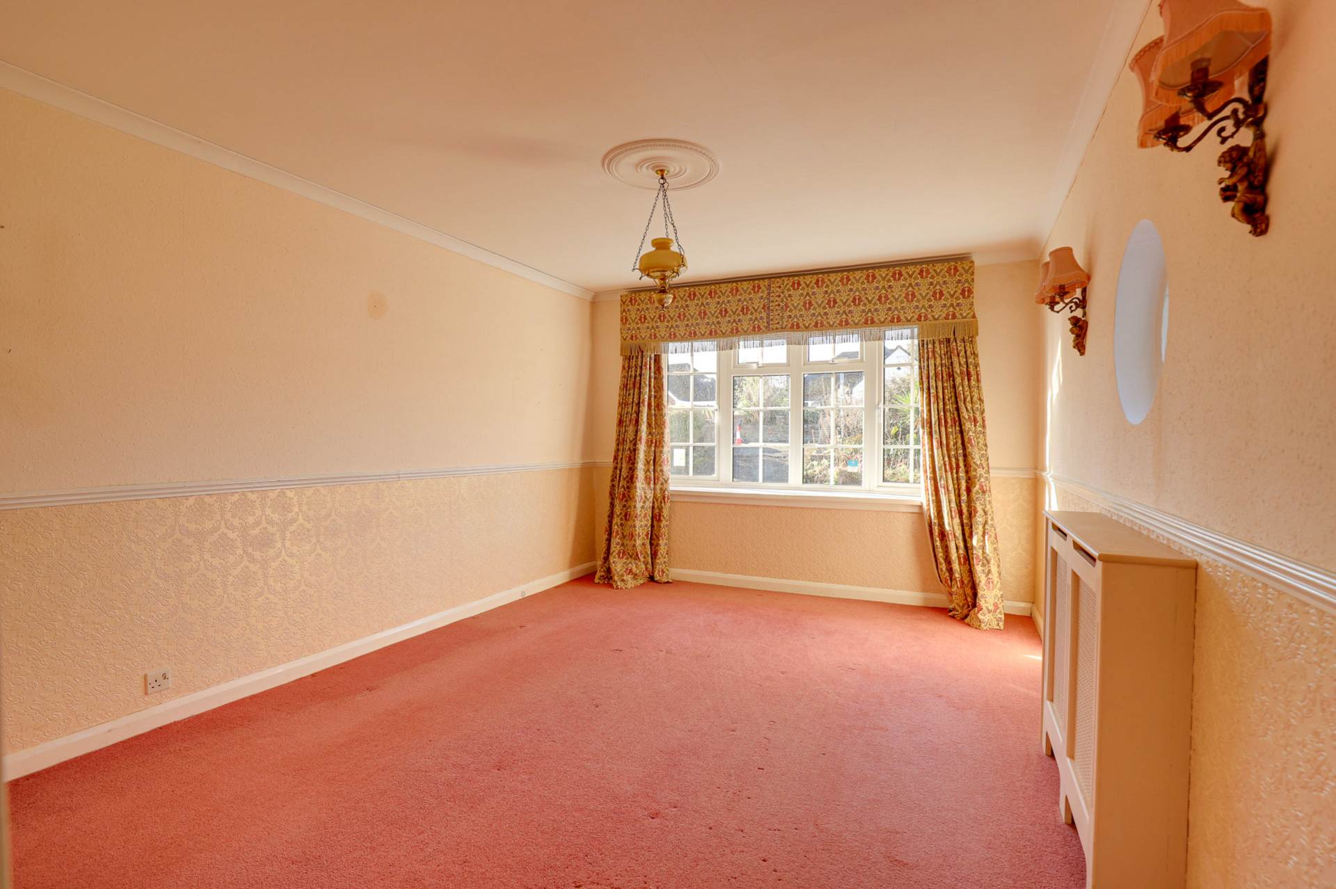 Additional Property Image 4 bedroom Detached Bungalow for sale in Reading 6