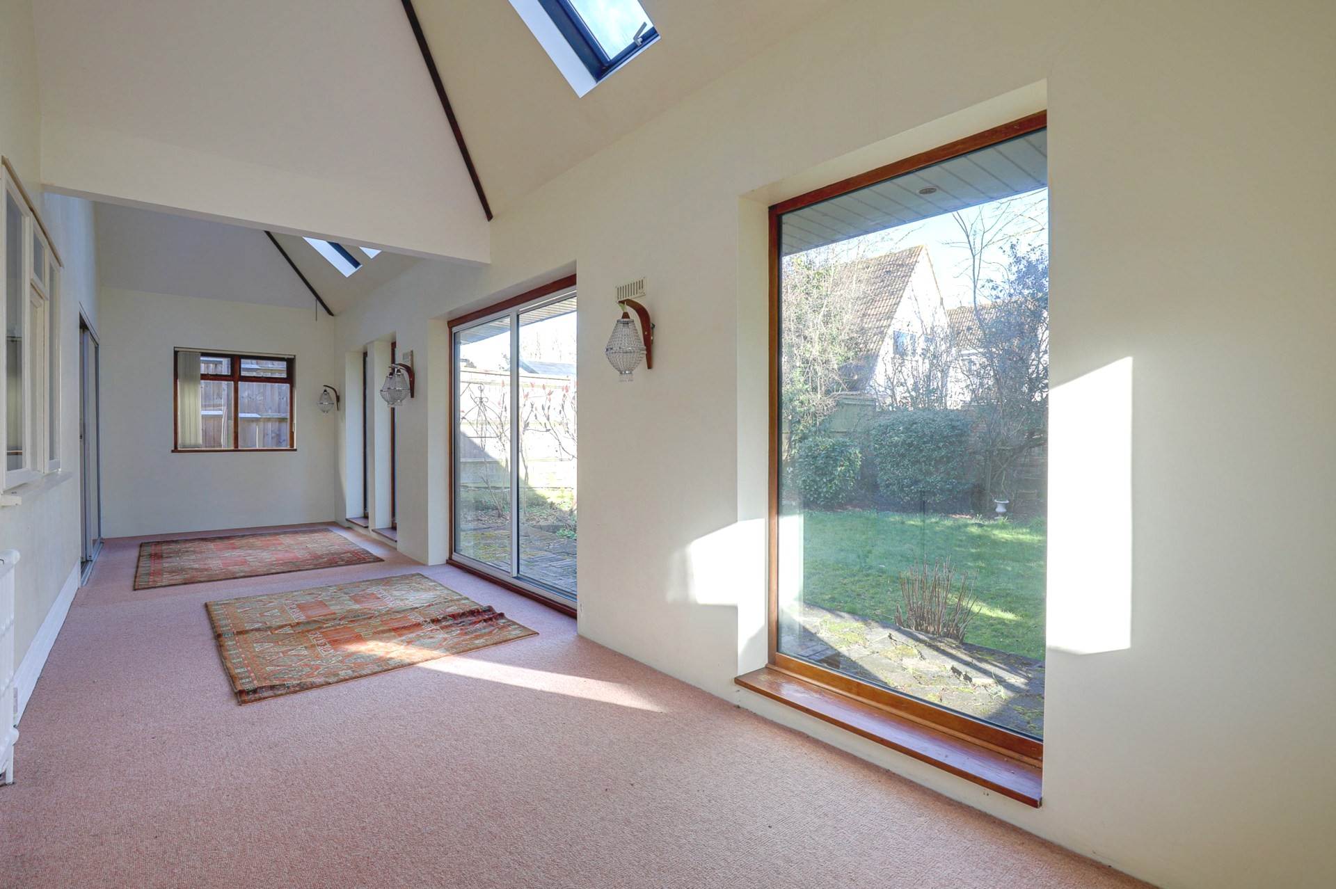 Additional Property Image 4 bedroom Detached Bungalow for sale in Reading 18