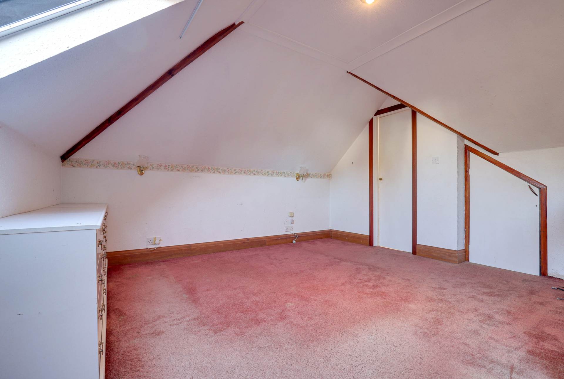 Additional Property Image 4 bedroom Detached Bungalow for sale in Reading 19