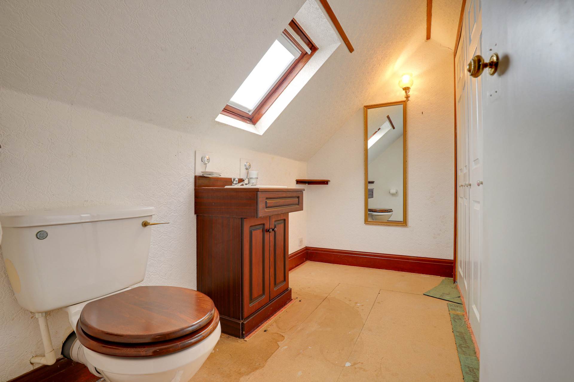 Additional Property Image 4 bedroom Detached Bungalow for sale in Reading 21