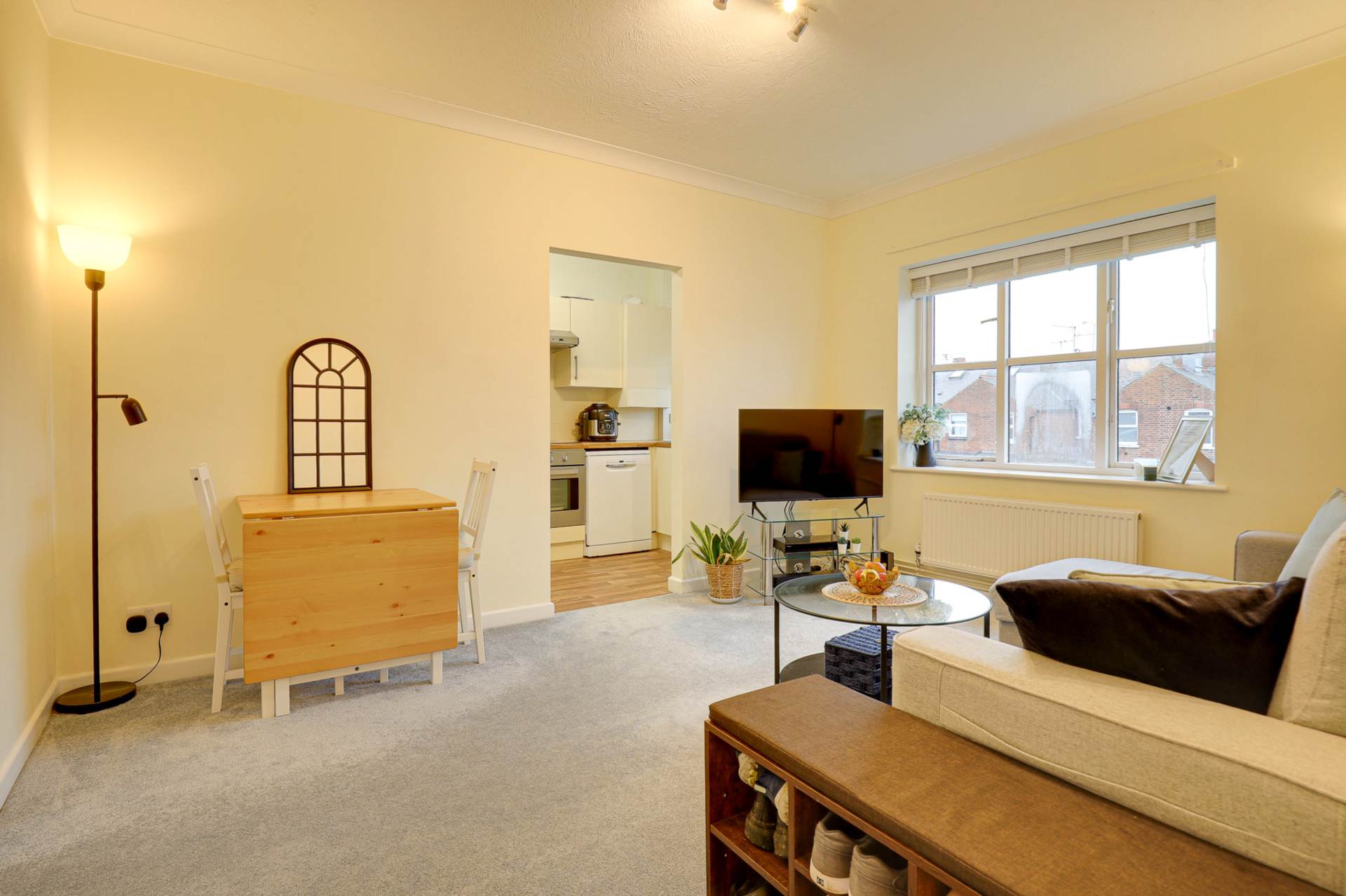 Additional Property Image 2 bedroom Maisonette for sale in Reading 2