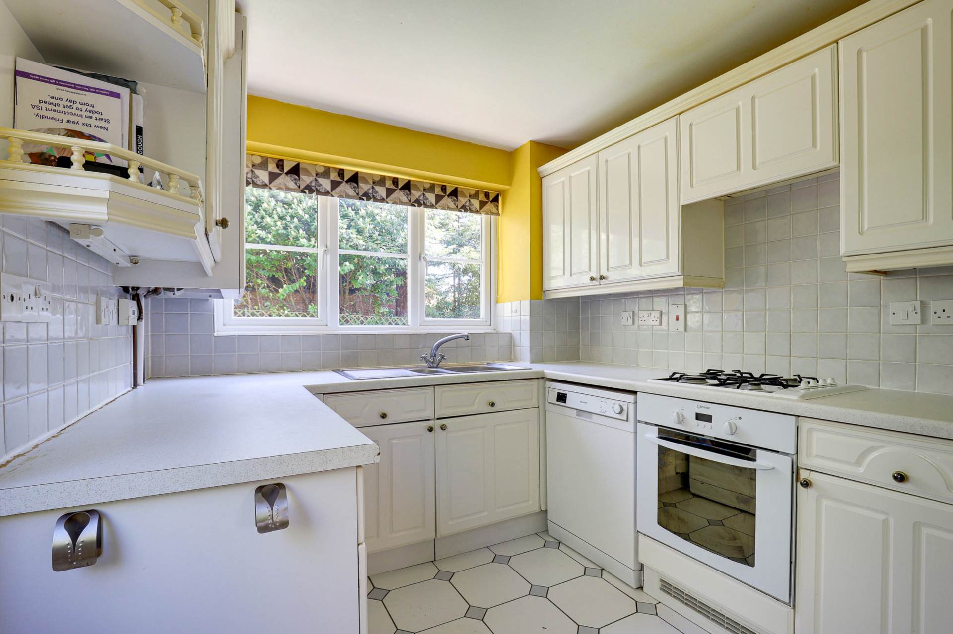 Additional Property Image 3 bedroom Detached for sale in Reading 11