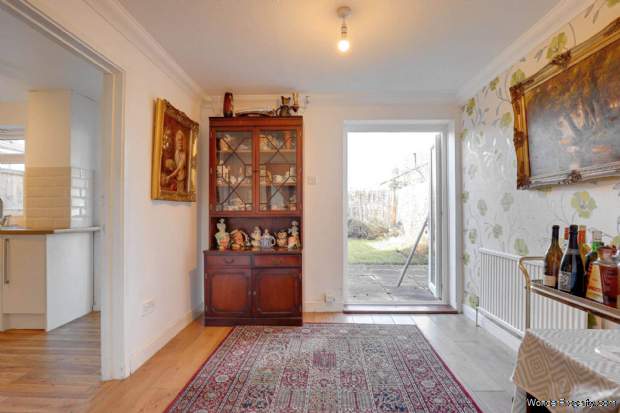 Additional Property Image 3 bedroom Semi Detached for sale in Reading 6