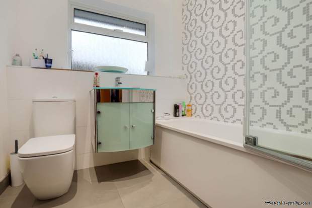 Additional Property Image 4 bedroom Detached for sale in Reading 4