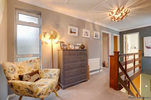 Additional Property Image 4 bedroom Detached for sale in Reading 5