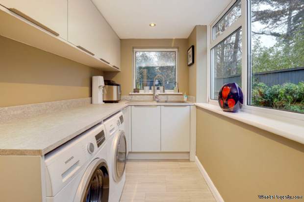 Additional Property Image 4 bedroom Detached for sale in Reading 6