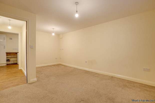 Additional Property Image 6 bedroom Detached for sale in Reading 18