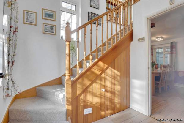 Additional Property Image 3 bedroom Detached for sale in Reading 17