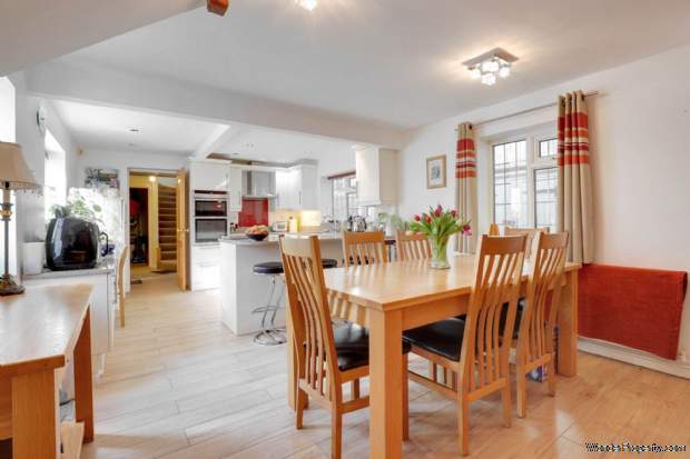 Additional Property Image 3 bedroom Detached for sale in Reading 19