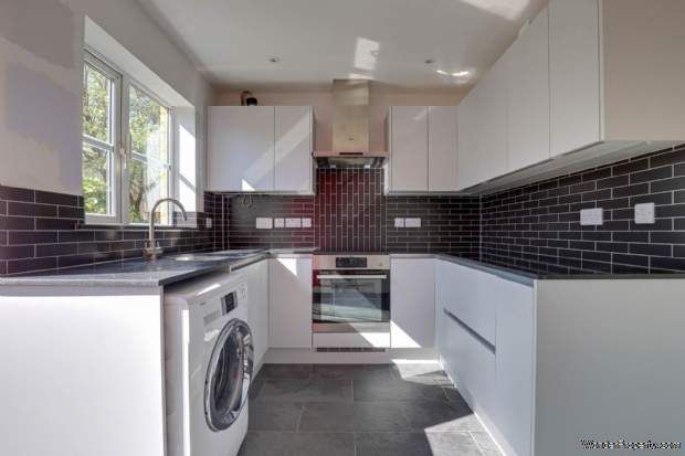 Additional Property Image 2 bedroom End of Terrace for sale in Reading 3
