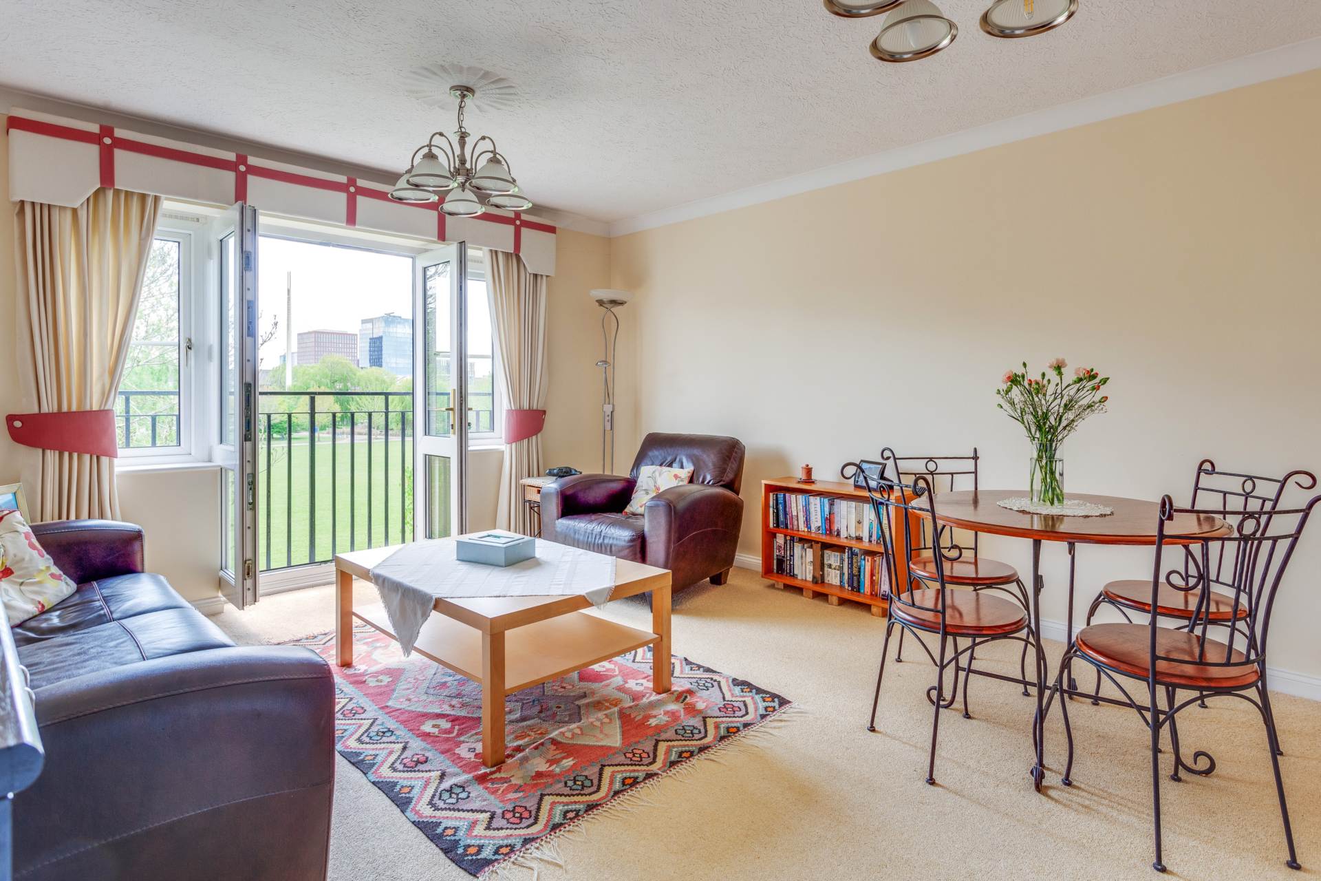 Additional Property Image 2 bedroom Apartment for sale in Reading 4