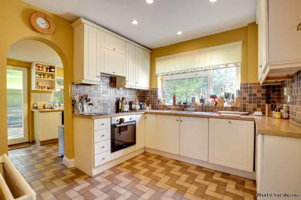 Additional Property Image 4 bedroom Detached for sale in Reading 18