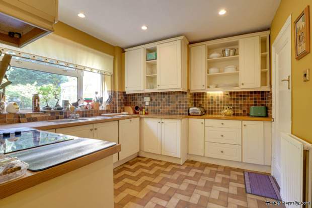 Additional Property Image 4 bedroom Detached for sale in Reading 13