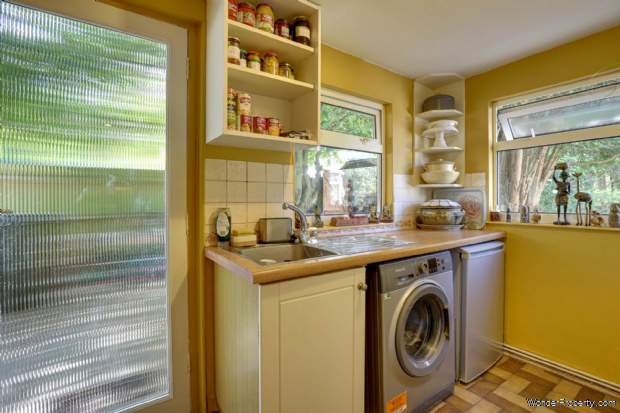 Additional Property Image 4 bedroom Detached for sale in Reading 3