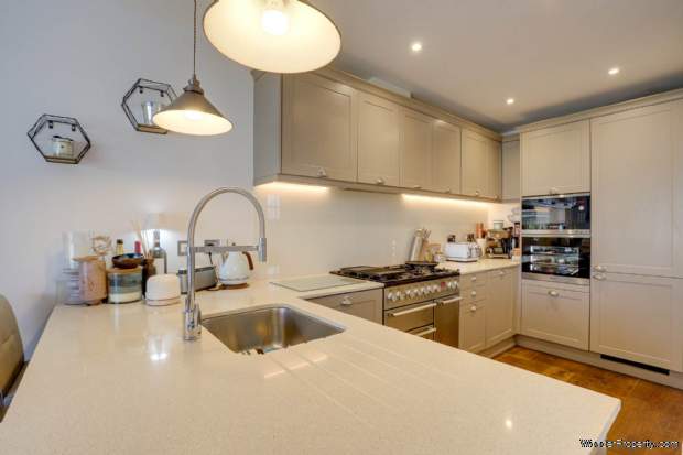 Additional Property Image 4 bedroom Town House for sale in Reading 10
