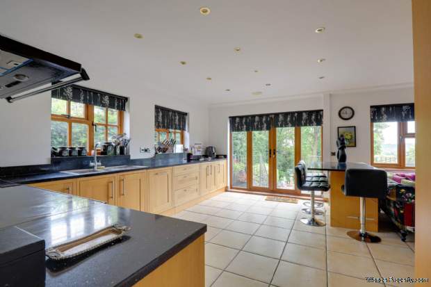 Additional Property Image 6 bedroom Detached for sale in Reading 20