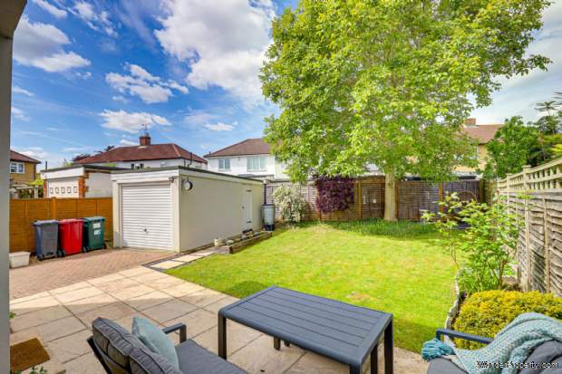 Additional Property Image 3 bedroom Semi Detached for sale in Reading 17