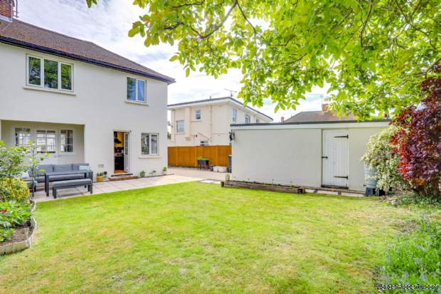 Additional Property Image 3 bedroom Semi Detached for sale in Reading 3