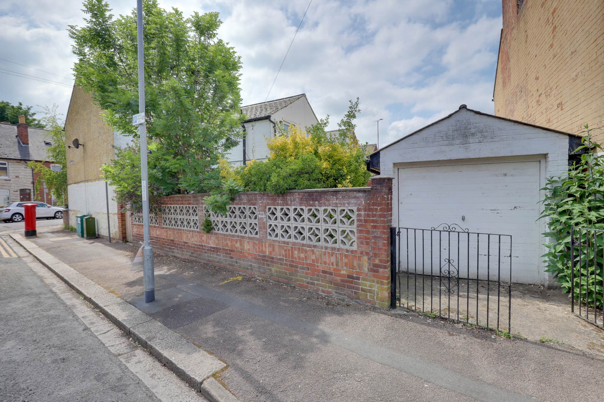 Additional Property Image 2 bedroom End of Terrace for sale in Reading 3